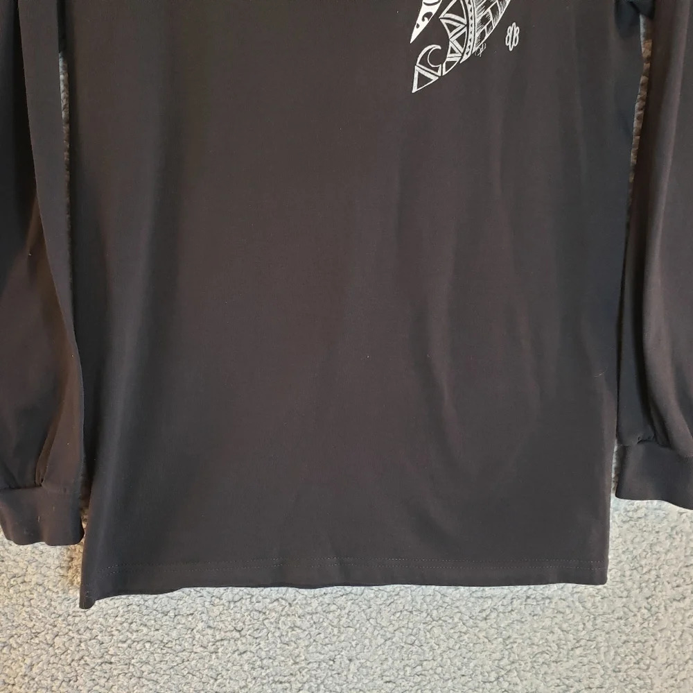 808 Clothing Co. Hawaii Black 100% cotton Shark & waves Graphic Tee Shirt Sz S - Picture 4 of 13